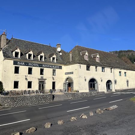 Gite-Auberge Du Pont De Lanau Neuvéglise Esterno foto