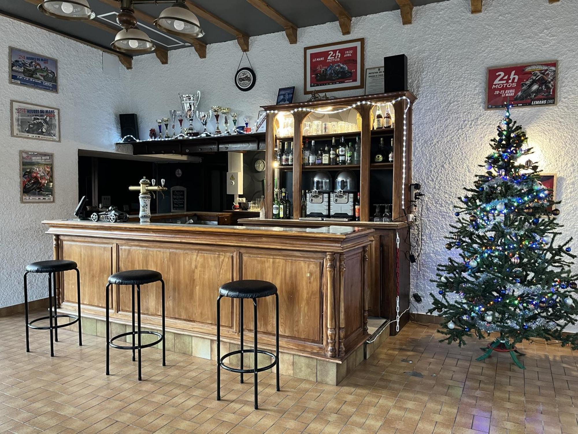 Gite-Auberge Du Pont De Lanau Neuvéglise Esterno foto