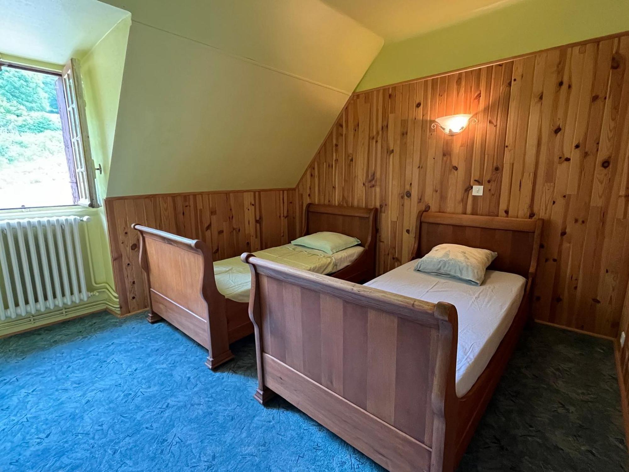 Gite-Auberge Du Pont De Lanau Neuvéglise Esterno foto